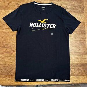 Hollister Men's Black Embroidered Logo Short Sleeve Crew Neck T-Shirt